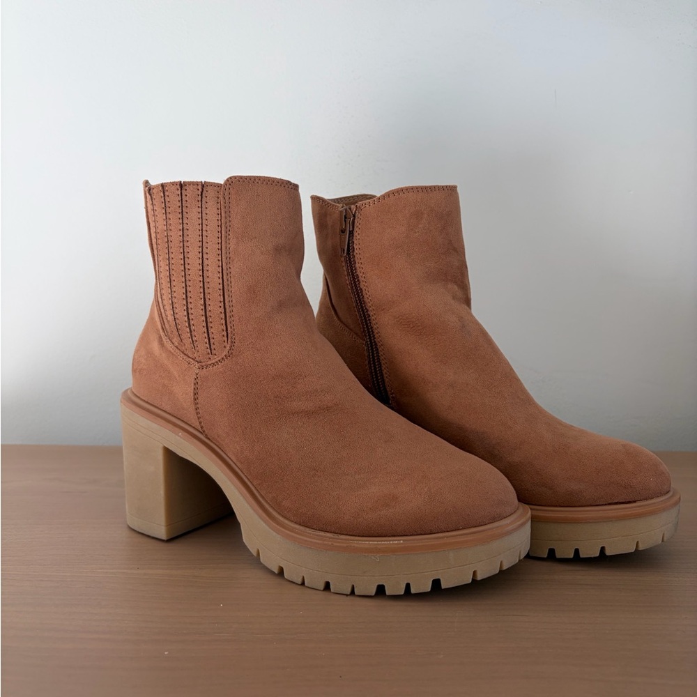 Universal Thread Brown Heeled Boots